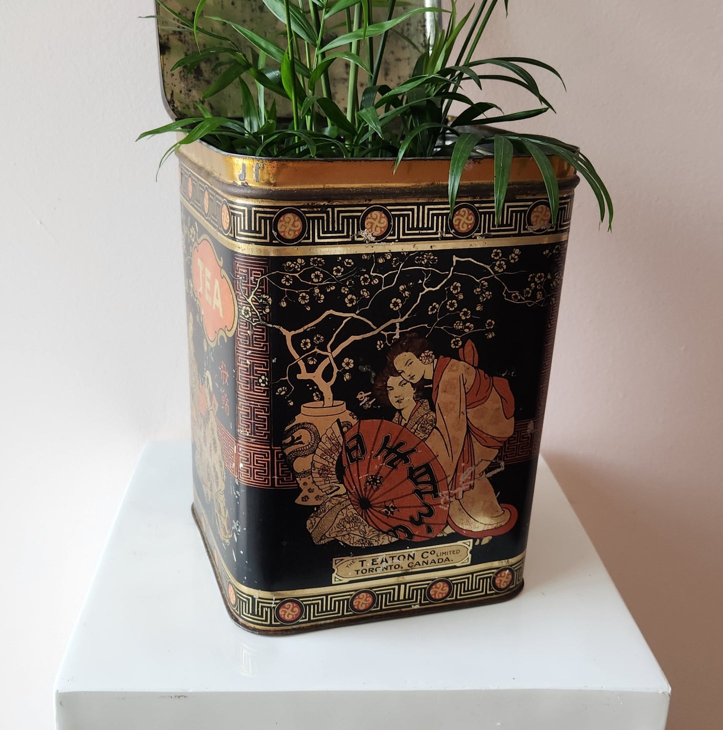 Large Vintage Tea Tin