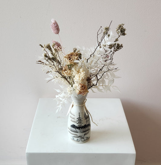 Black & White Beauty Dried Arrangement