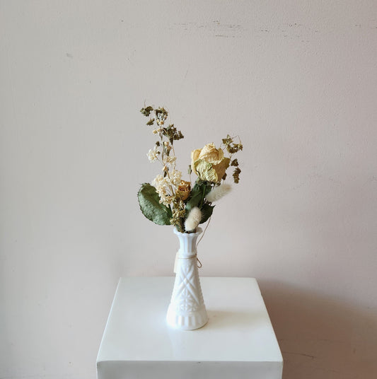 Sweet Cream Dried Bud Vase